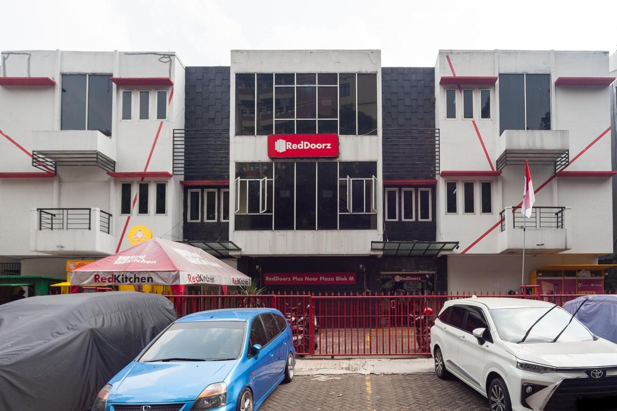Reddoorz Plus Near Plaza Blok M Cakarta Dış mekan fotoğraf