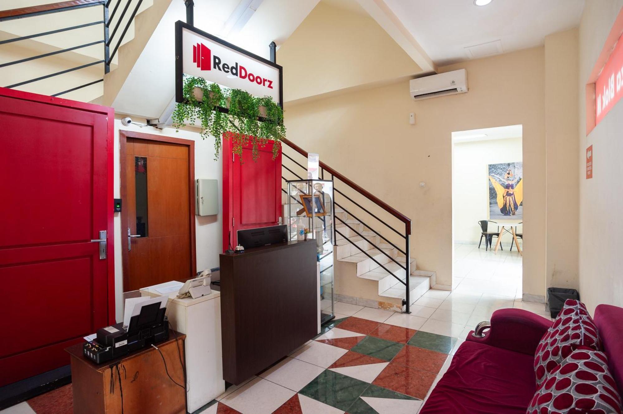 Reddoorz Plus Near Plaza Blok M Cakarta Dış mekan fotoğraf