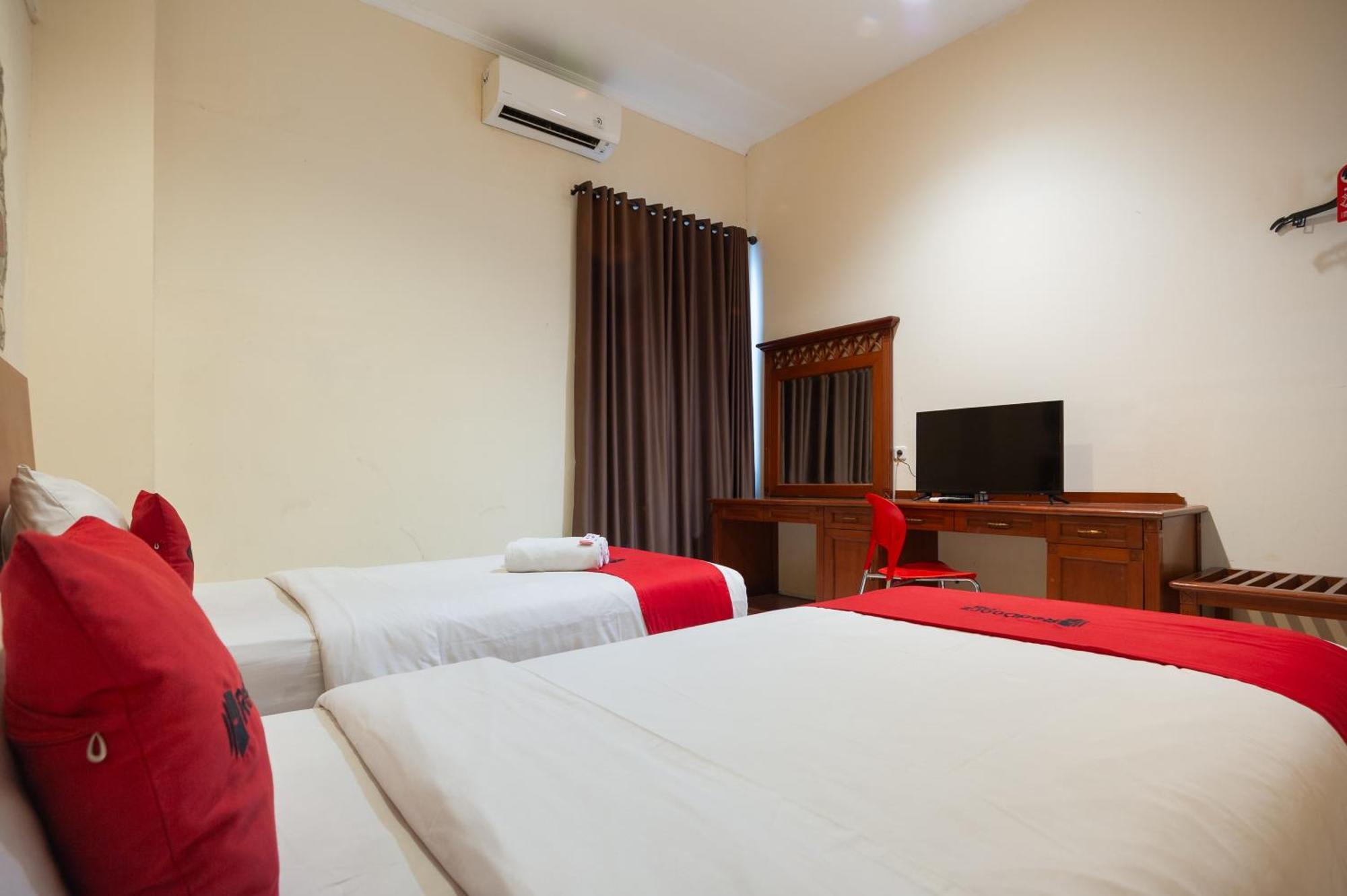 Reddoorz Plus Near Plaza Blok M Cakarta Dış mekan fotoğraf
